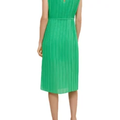 Comma Maxi-Kleid Mit Plisseefalten Grün -Günstiges Moden Zauber Geschäft comma maxi kleid mit plisseefalten grun 1 scaled