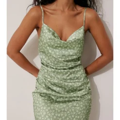 NA-KD Kleid In Hellgrün -Günstiges Moden Zauber Geschäft na kd kleid in hellgrun 2