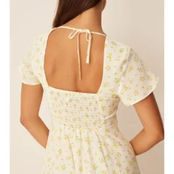 NA-KD Kleid In Weiß/ Gelb -Günstiges Moden Zauber Geschäft na kd kleid in weiss gelb 2