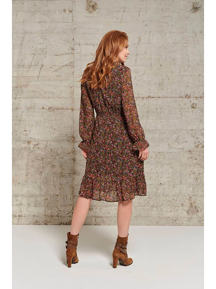 Kleid In Schwarz/ Pink 4 Kleid In Schwarz/ Pink – Bild 2