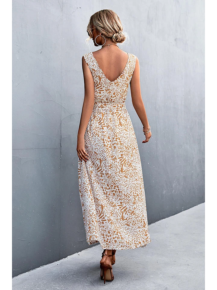 Kleid In Apricot 4 Kleid In Apricot – Bild 2