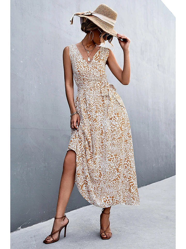 Kleid In Apricot 7 Kleid In Apricot – Bild 5