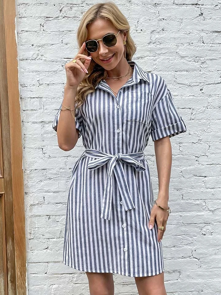 Kleid In Grau/ Weiß 3 Kleid In Grau/ Weiß